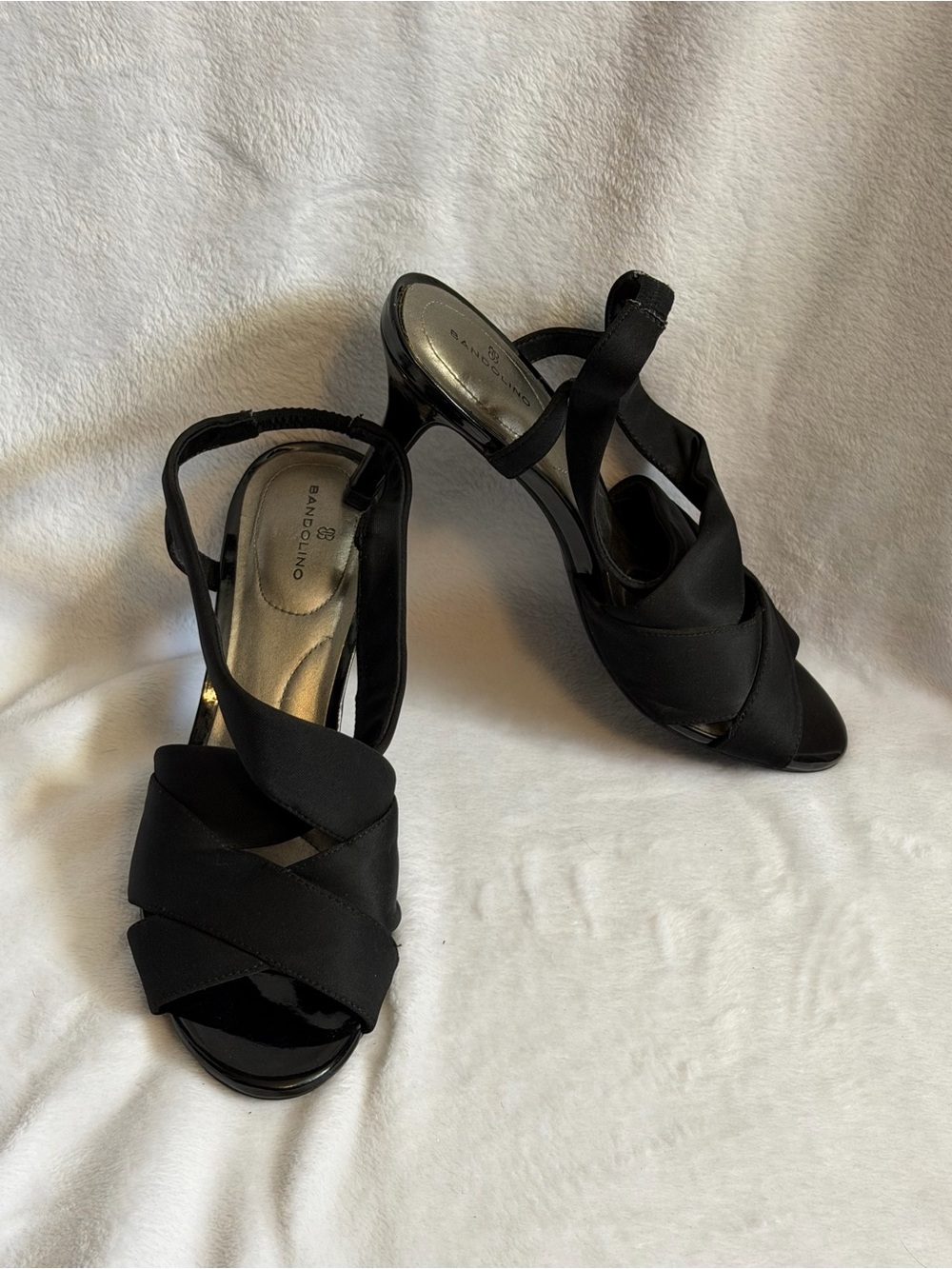 Bandolino Black Elastic Strappy Heel Sandals Shoes Sz 8 Comfy Evening or Office